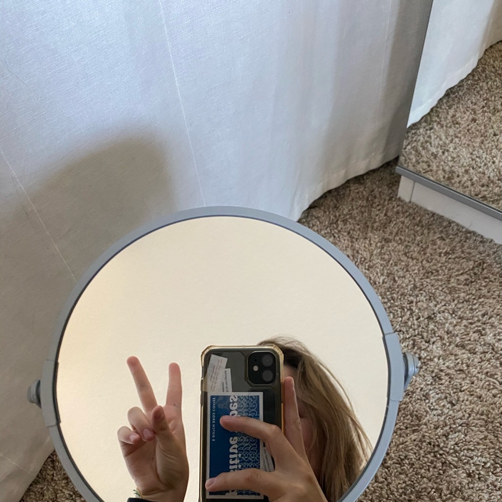 Makeup Mirror - Picture 3 of 3